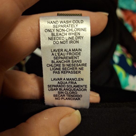 New Tommy Bahama Island Cays Cabana Underwire Halter Bikini Top. - Picture 8 of 13